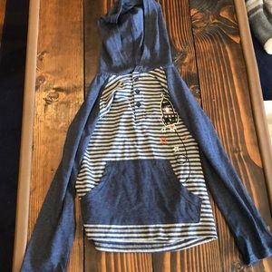 Long sleeve hooded tee